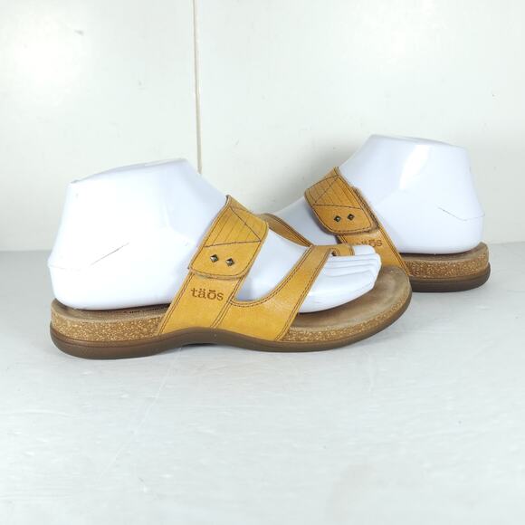 Taos Women’s Zon US6 Wheat Leather Toe Loop Flat Thong Sandals Shoes - Picture 9 of 16